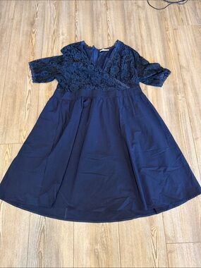 Elegant Navy Lace-Top Fit & Flare Formal Dress